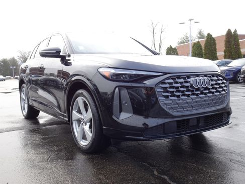 Certified 2025 Audi Q5 Prestige image 6