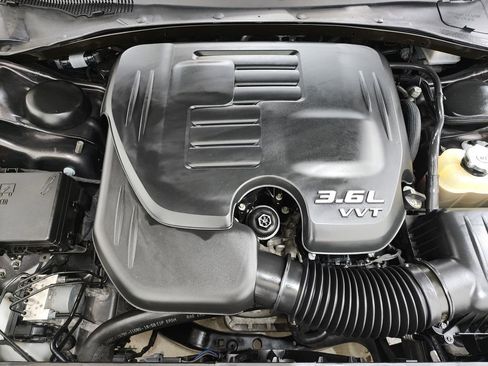 Used 2019 Dodge Charger SXT image 40