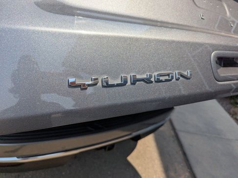 Used 2021 GMC Yukon XL SLT AWD/4WD image 33