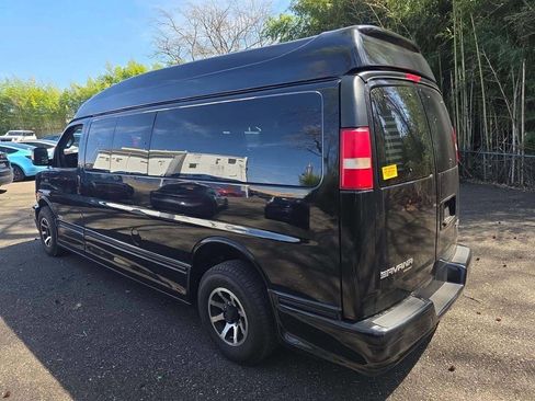 Used 2016 GMC Savana 2500 Extended RWD image 16
