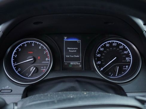 Used 2023 Toyota Camry SE image 12