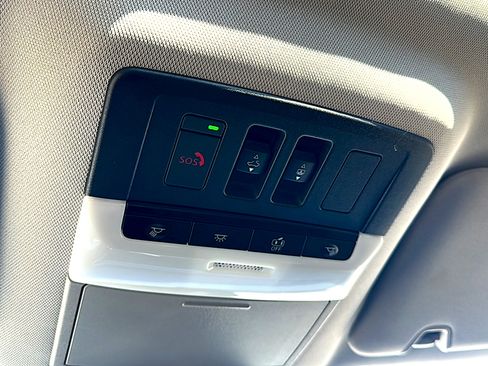 Used 2023 Nissan Pathfinder Platinum image 39