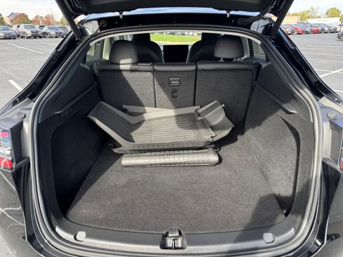 Used 2024 Tesla Model Y 2WD image 14