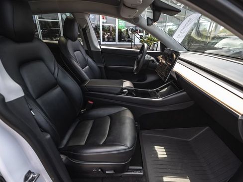 Used 2021 Tesla Model Y Long Range AWD/4WD image 21