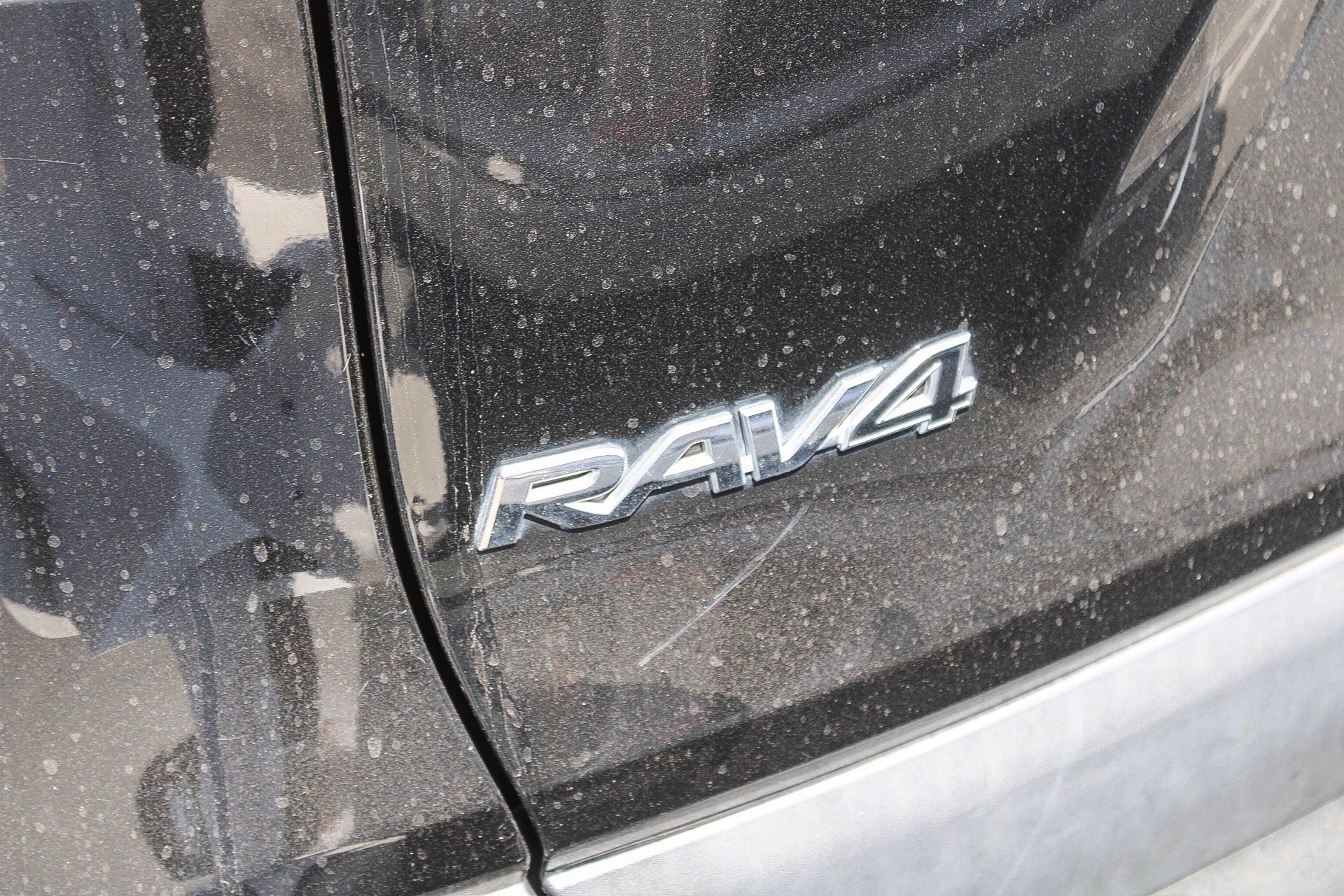 Used 2021 Toyota RAV4 XLE FWD image 14