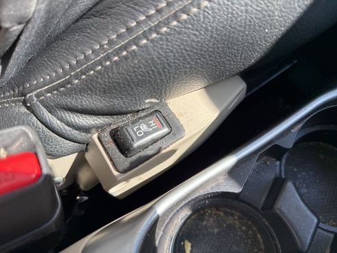 Used 2013 Mitsubishi Outlander SE image 13