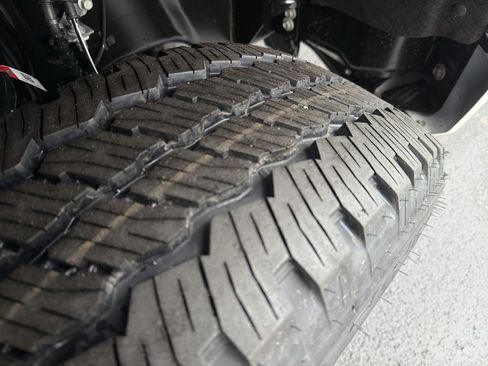 New 2026 Ford F350 Platinum w/ FX4 Off-Road Package image 10