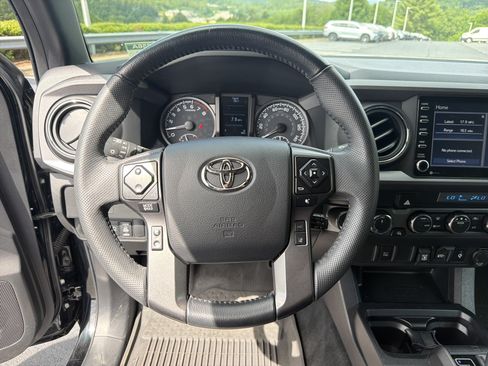 Used 2023 Toyota Tacoma TRD Off-Road AWD/4WD image 13