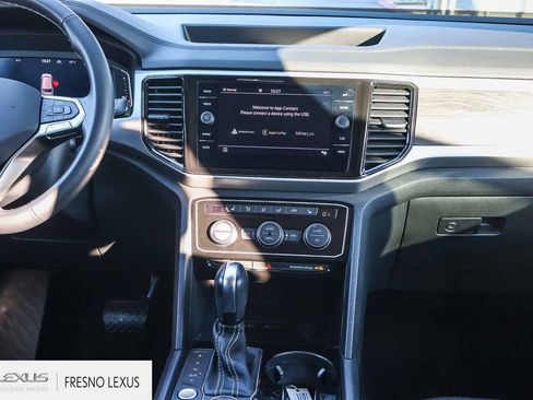 Used 2023 Volkswagen Atlas SE w/ Black Wheel Package image 18