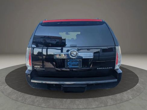 Used 2011 Cadillac Escalade Platinum image 23