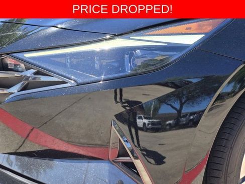 Used 2023 Hyundai Elantra Limited FWD image 9