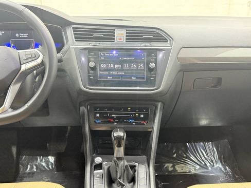 Used 2022 Volkswagen Tiguan SE image 23