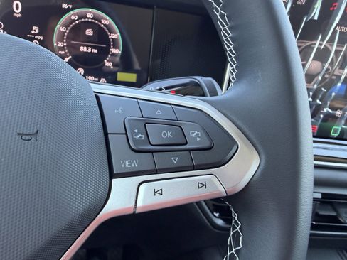 New 2026 Volkswagen Tiguan SE image 29