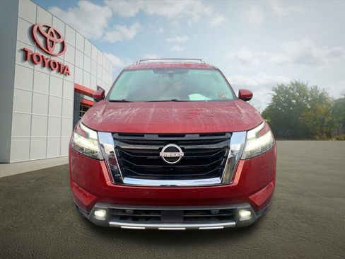 Used 2022 Nissan Pathfinder SL image 8