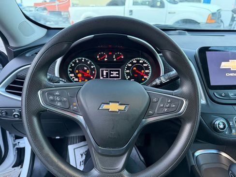 Used 2024 Chevrolet Malibu LT image 15