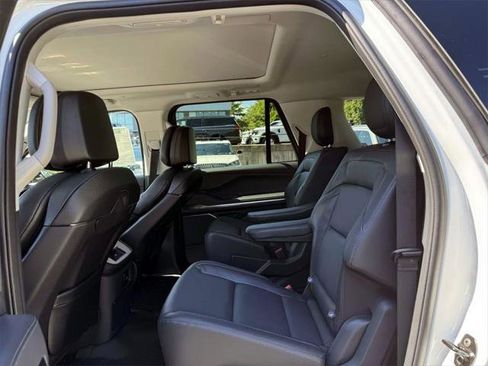 New 2025 Lincoln Navigator L Reserve image 11