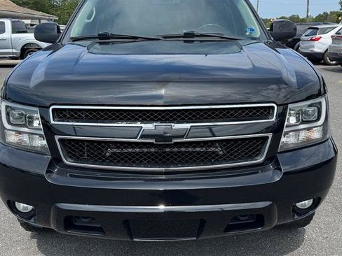 Used 2013 Chevrolet Suburban LT AWD/4WD image 17