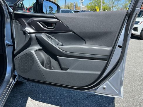 Certified 2025 Subaru Impreza 2.0i image 9