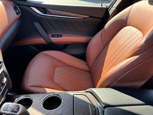 Used 2022 Maserati Ghibli Modena image 14