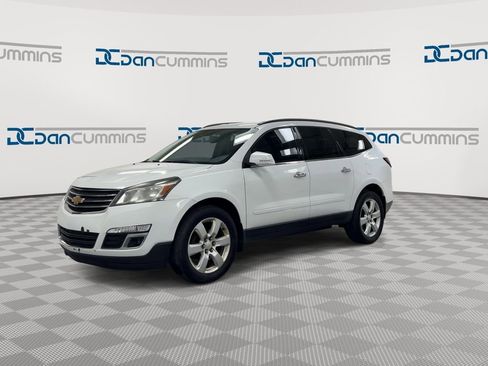 Used 2016 Chevrolet Traverse LT w/ Style and Technology Package FWD image 4