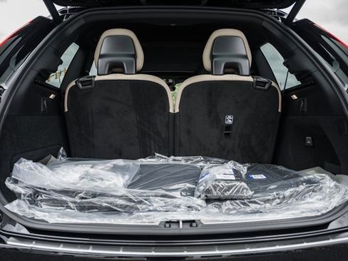 New 2026 Volvo XC90 B6 Plus image 9