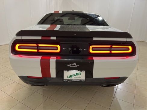 Used 2018 Dodge Challenger R/T image 4
