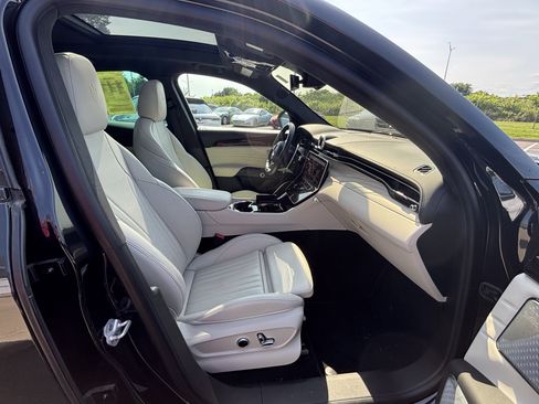 Used 2023 Maserati Grecale Modena AWD/4WD image 32