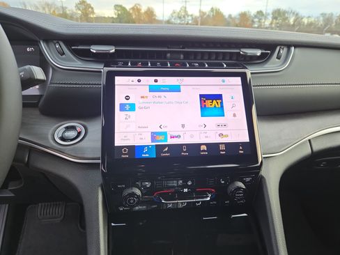 New 2025 Jeep Grand Cherokee L Limited w/ Trailer Tow Package image 11