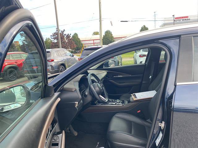 Used 2023 MAZDA CX-30 AWD 2.5 S w/ Premium Package image 3