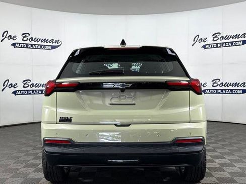 New 2027 Chevrolet Bolt LT w/ Comfort Package FWD image 7
