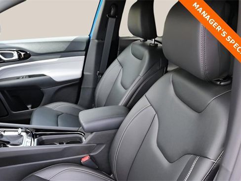 New 2026 Jeep Compass Limited image 11