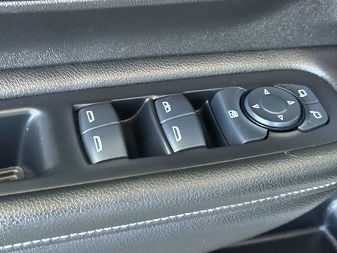 Used 2024 GMC Terrain SLE FWD image 12
