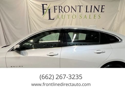 Used 2018 Chevrolet Malibu LT FWD image 4