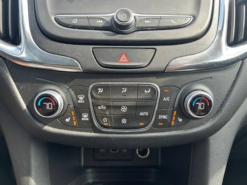Used 2019 Chevrolet Equinox LT AWD/4WD image 27