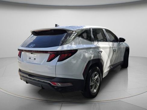 Used 2022 Hyundai Tucson SE image 4