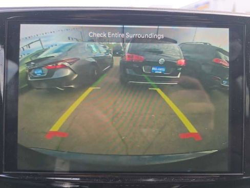 Used 2023 Chrysler Pacifica Limited image 20