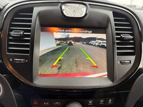 Used 2014 Chrysler 300 S image 5