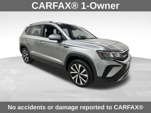 Certified 2023 Volkswagen Taos SE w/ Panoramic Sunroof Package FWD image 3