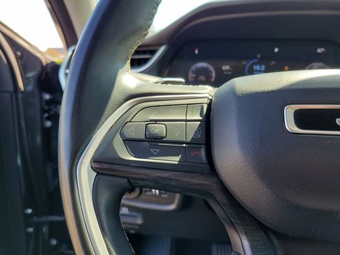 Used 2021 Jeep Grand Cherokee L Limited image 22