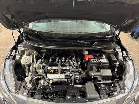 Used 2025 Nissan Versa SV FWD image 27