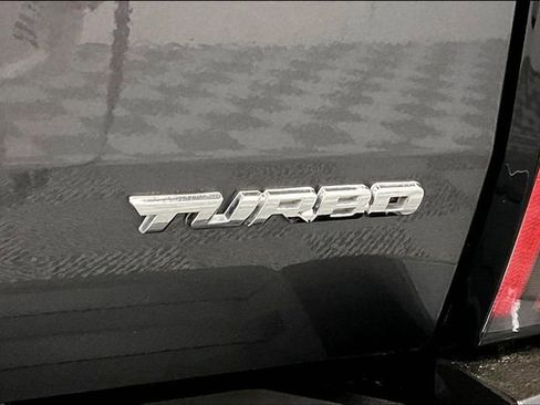 Used 2025 Toyota Tundra Limited AWD/4WD image 9