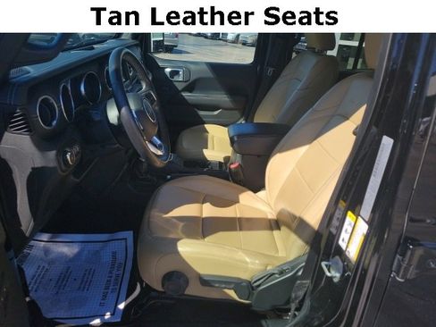 Used 2018 Jeep Wrangler Unlimited Sahara image 4