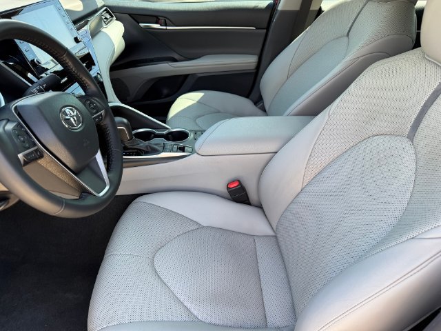 Used 2021 Toyota Camry XLE w/ Navigation Upgrade Package FWD image 13