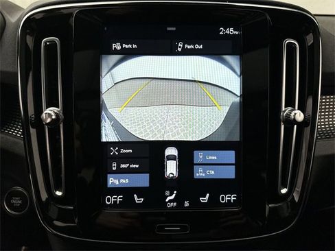 Used 2021 Volvo XC40 T5 R-Design w/ Advanced Package image 17