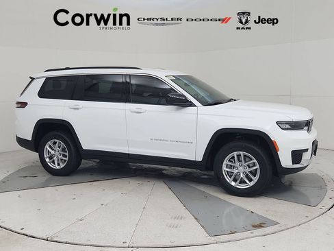 New 2025 Jeep Grand Cherokee L Laredo image 1