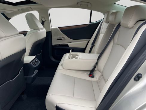 New 2025 Lexus ES 350 w/ Premium Package image 8