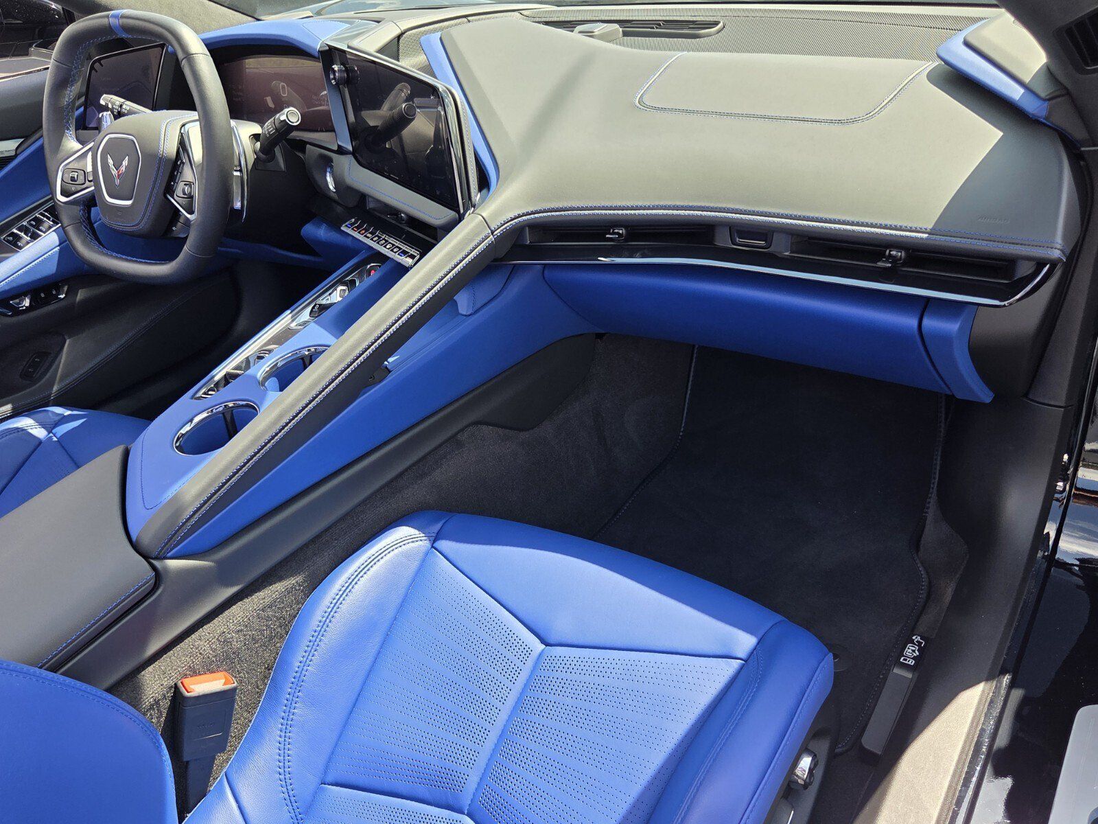 New 2026 Chevrolet Corvette Stingray Premium Conv w/ Z51 Performance Package RWD image 7