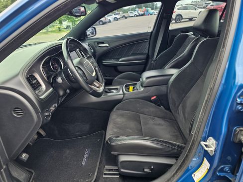 Used 2022 Dodge Charger R/T w/ Plus Group RWD image 17