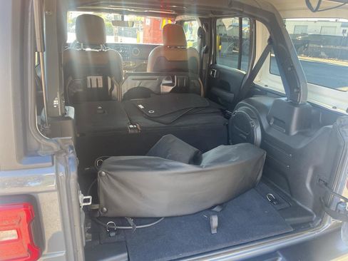 Used 2021 Jeep Wrangler Unlimited Rubicon 4xe image 18