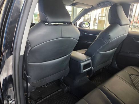 Used 2023 Toyota Camry SE FWD image 17